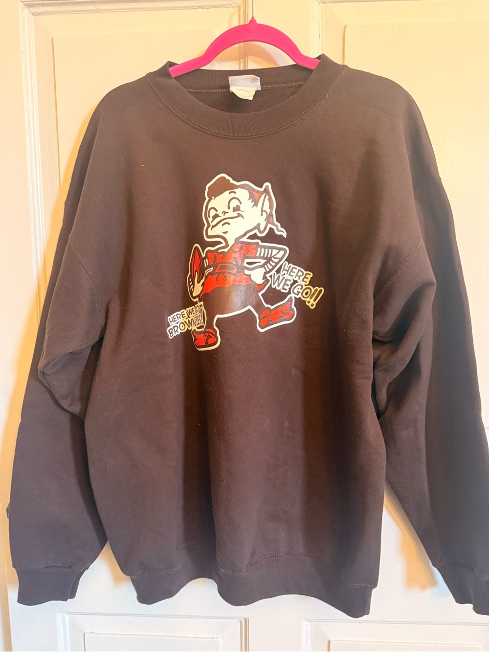 Cleveland Browns Vintage Crewneck Sweatshirt with  Cartoon Graphic NFL